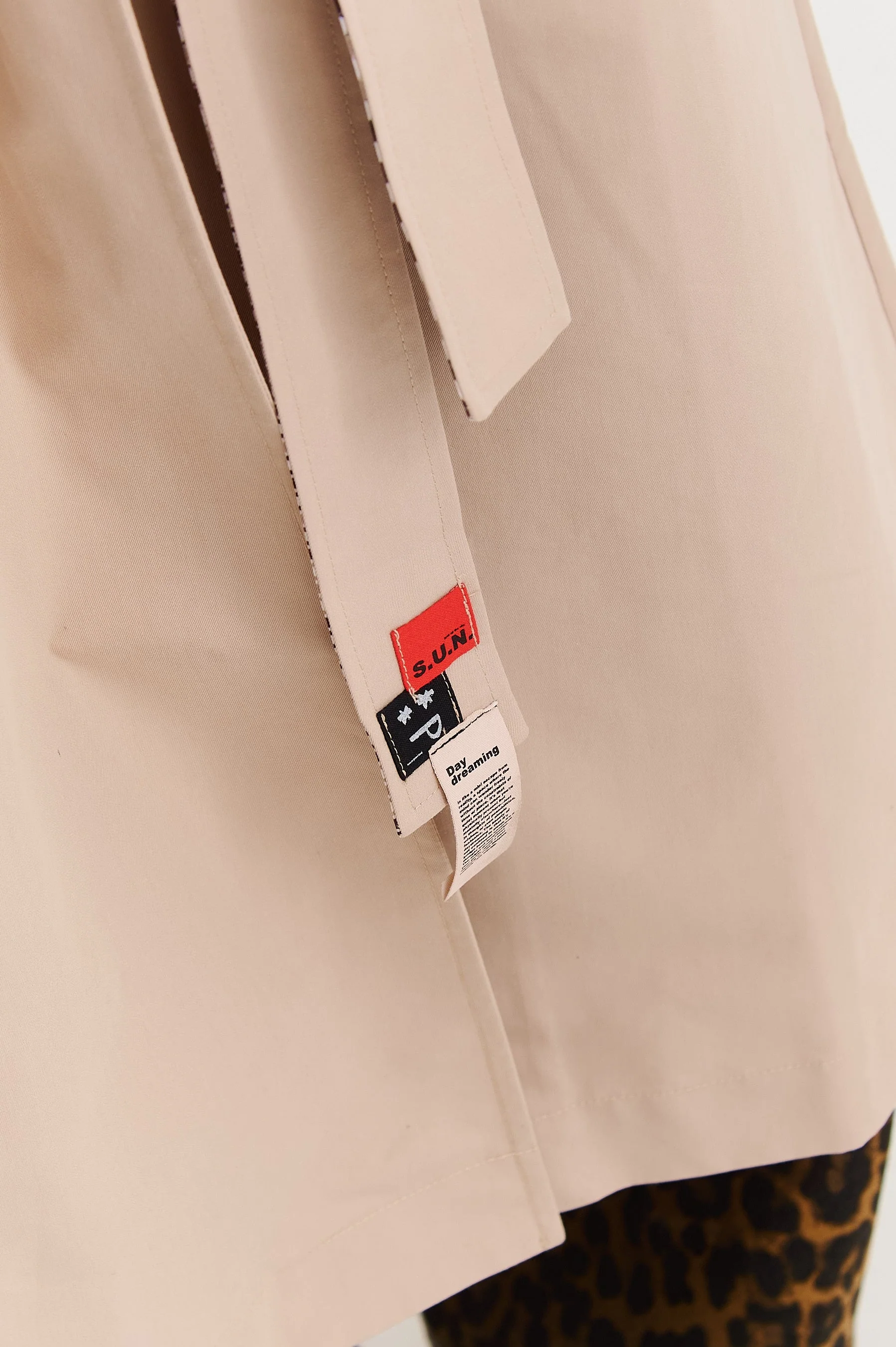 City Nomad trench coat - Image 33