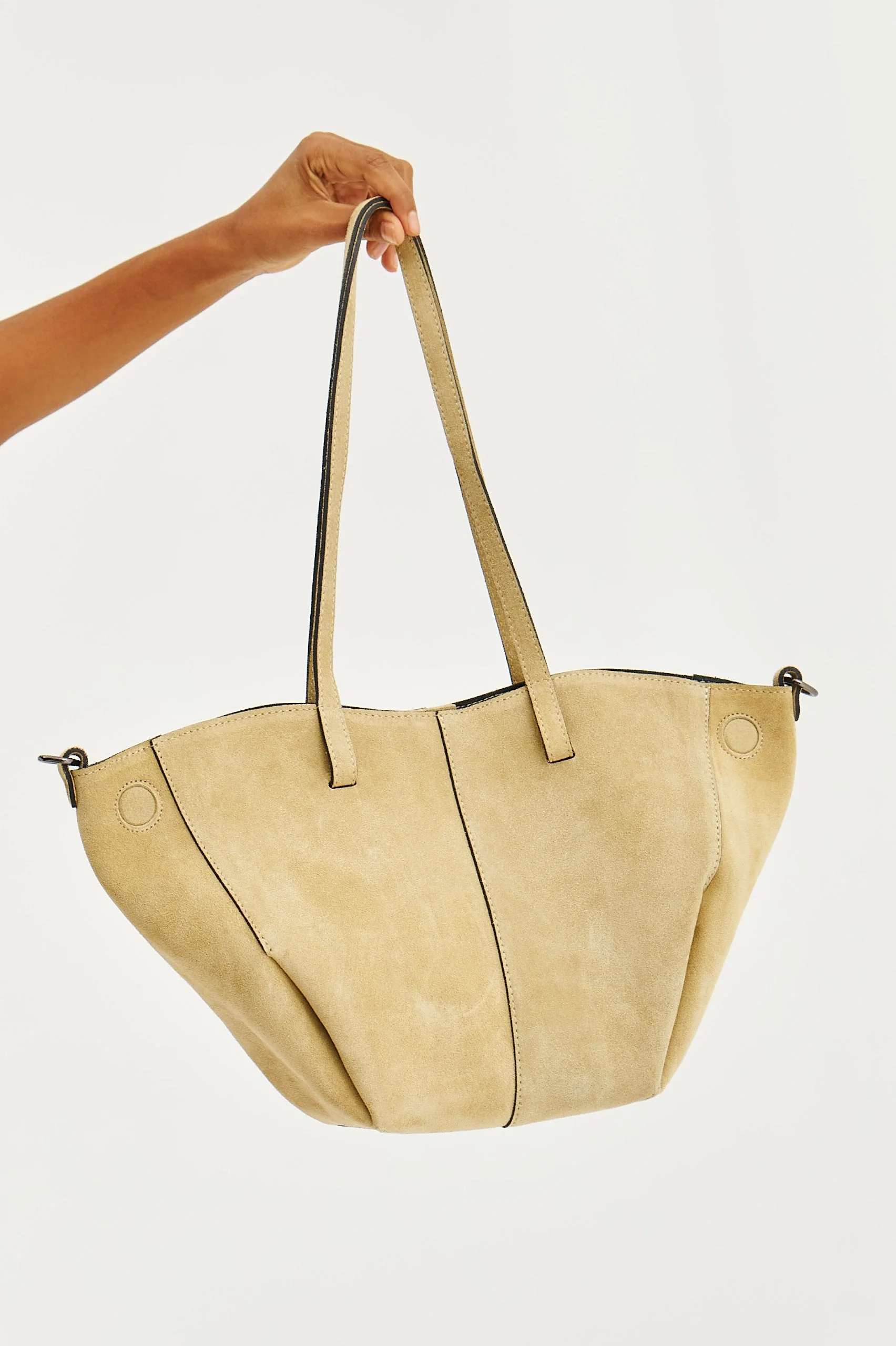 Silky Glow leather shopper bag - Image 8