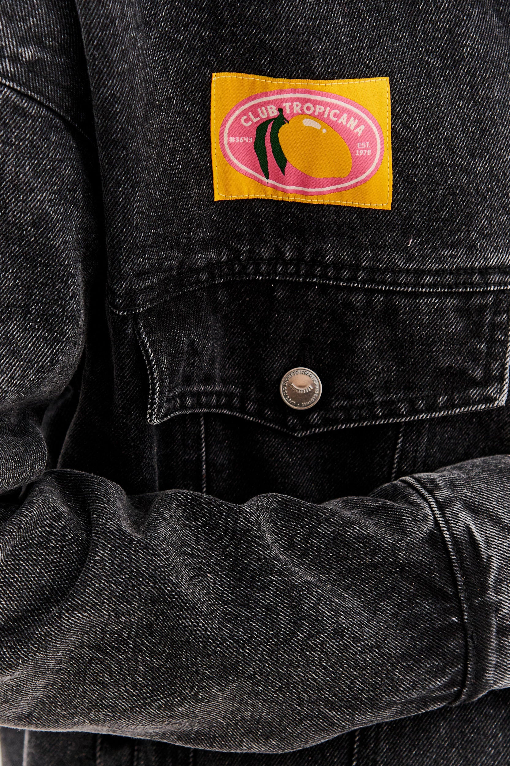 Squeezy Joy denim jacket - Image 21