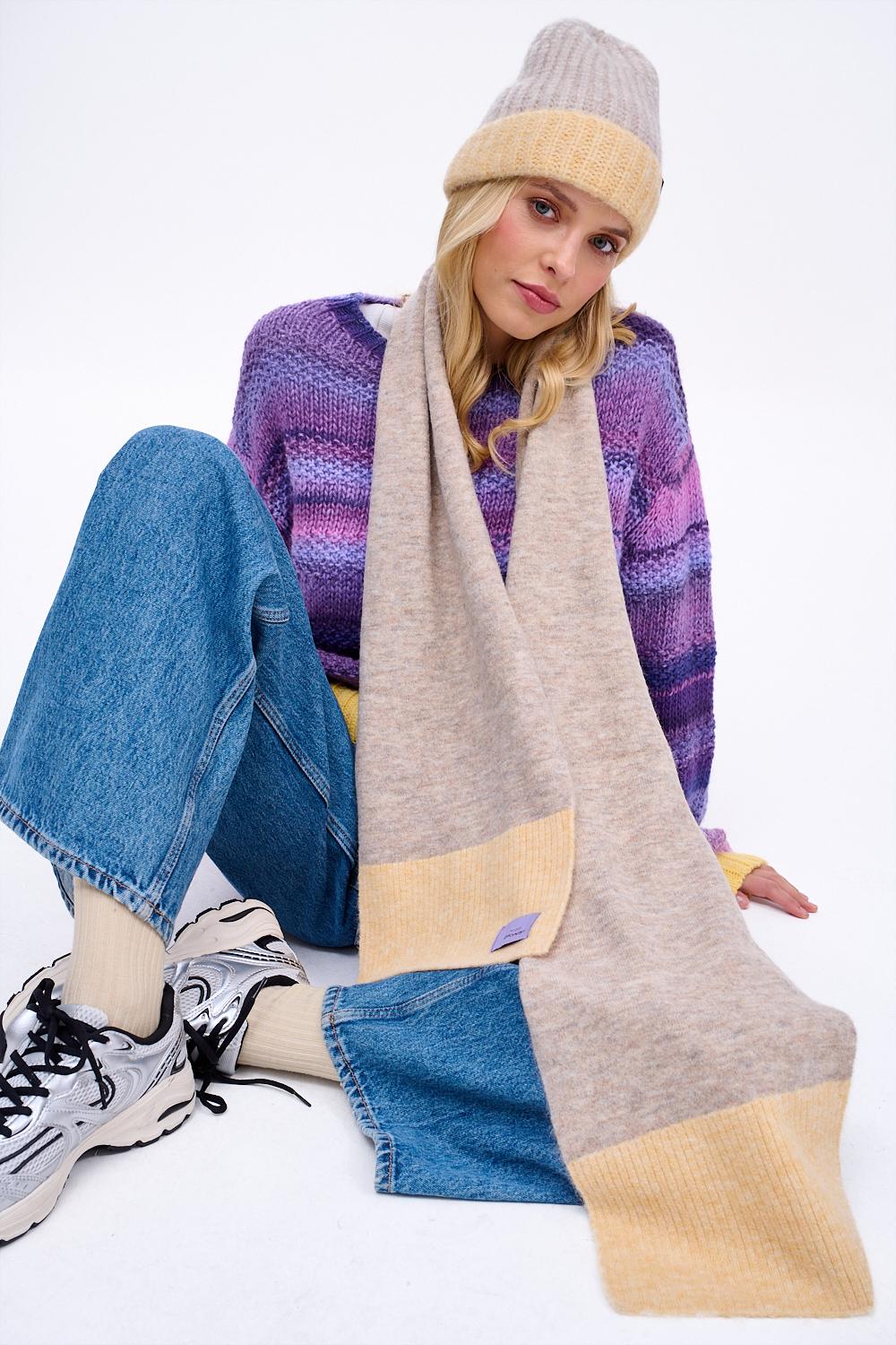 Sweet Berry wool blend sweater - Image 18