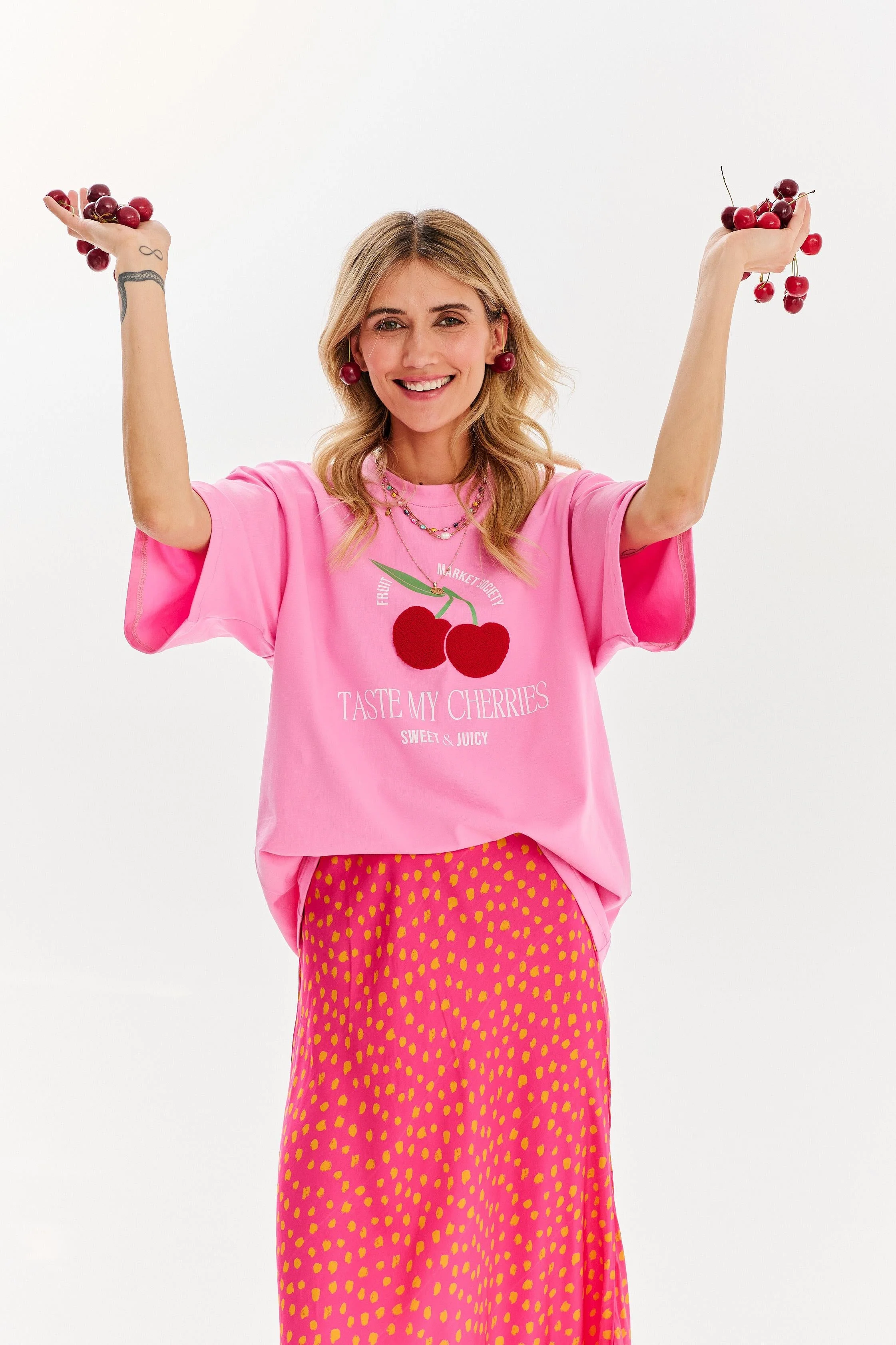 Taste My Cherries T-shirt - Image 14