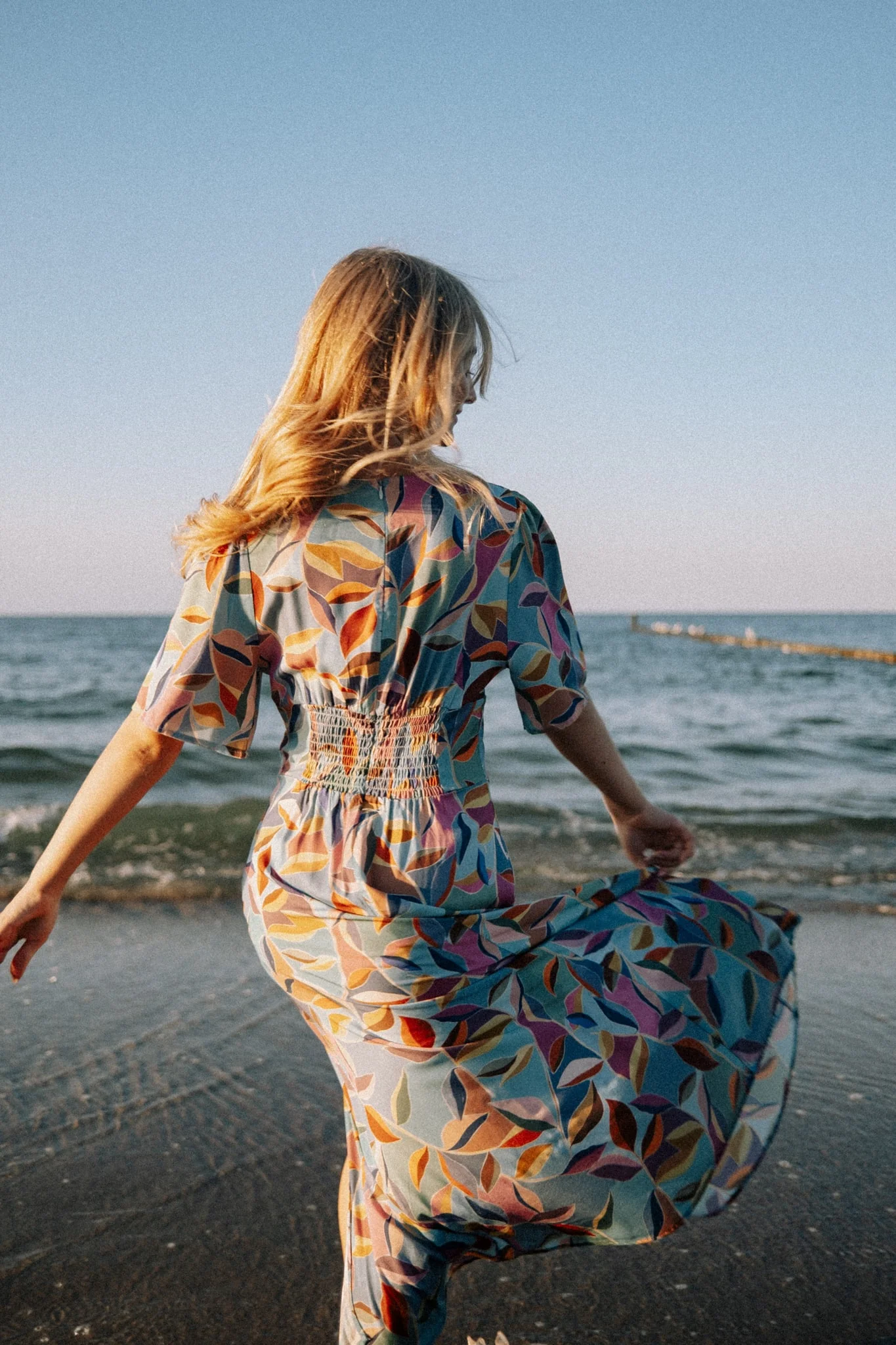 Velvet Wind midi dress - Image 4